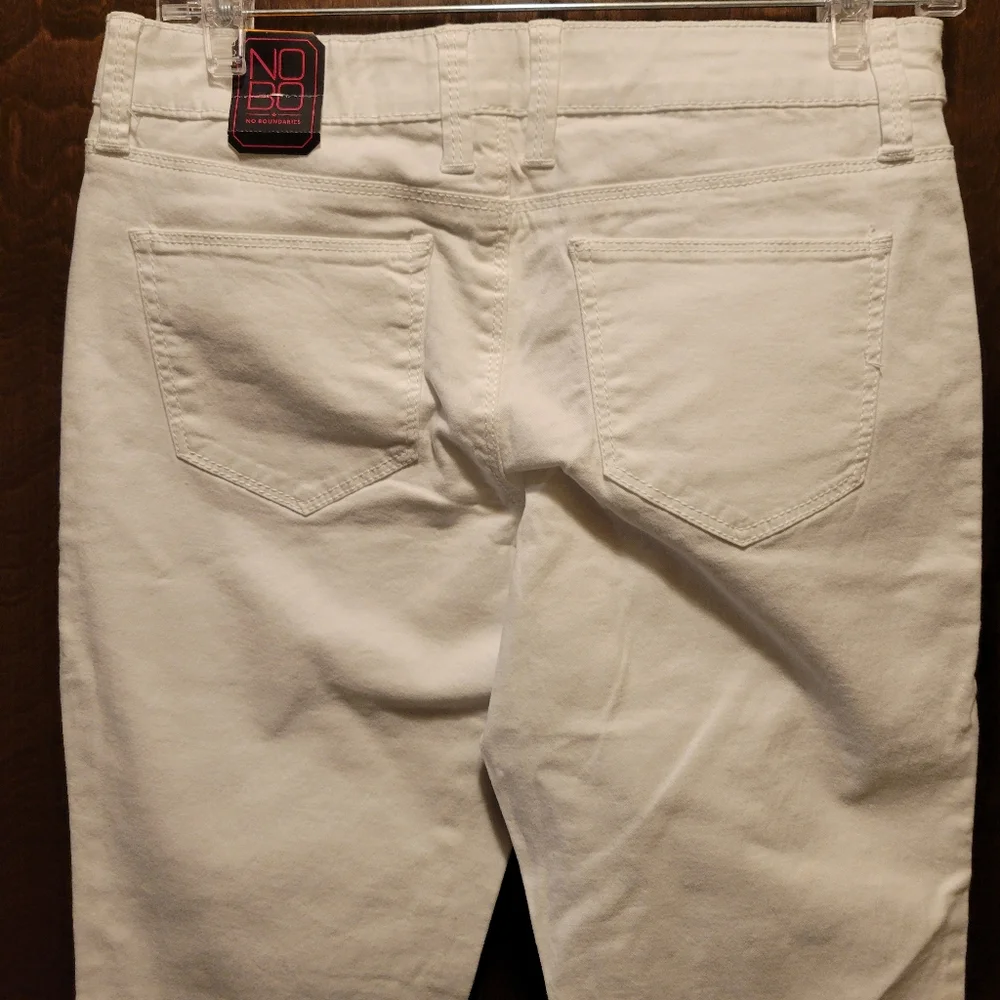 No Boundaruea White Jeans NWT